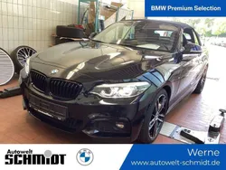 Black sapphire metallic Gebraucht 2021 BMW 220 M Sport Cabrio | 35.990 € (Etwas zu teuer)
