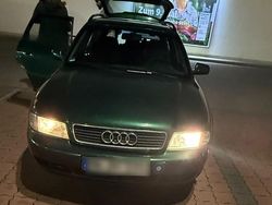 Grün Gebraucht 1998 Audi A4 Kombi | 500 € (Superpreis)
