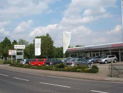 Tokiorot perleffekt Gebraucht 2018 Toyota C-HR Club SUV | 17.770 € (Fairer Preis)