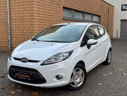 Weiß Gebraucht 2012 Ford Fiesta Champions Edition Kleinwagen | 5.990 € (Etwas zu teuer)