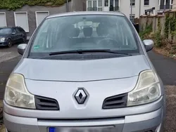 Grau Gebraucht 2010 Renault Modus Van / Kleinbus | 3.500 €