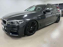 Grau Gebraucht 2017 BMW 520 M Sport Kombi | 25.990 €