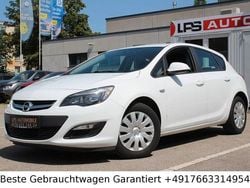 Weiß Gebraucht 2015 Opel Astra Selection Limousine | 6.100 € (Guter Preis)