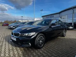 Schwarz Gebraucht 2020 BMW 320 Sport Line Limousine | 25.750 € (Teuer)