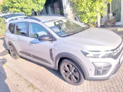 Grau Gebraucht 2023 Dacia Jogger Extreme Kombi | 18.300 € (Fairer Preis)