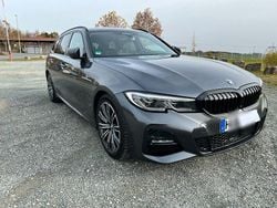 Grau Gebraucht 2020 BMW 330 M Sport Kombi | 32.900 € (Fairer Preis)
