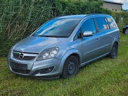 Grau Gebraucht 2011 Opel Zafira Family Van / Kleinbus | 3.000 € (Fairer Preis)