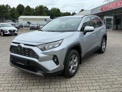Silver metallic (metallic) Gebraucht 2023 Toyota RAV4 SUV | 29.990 € (Guter Preis)