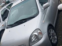 Silber Gebraucht 2002 Toyota Yaris Sport Limousine | 1.500 € (Fairer Preis)