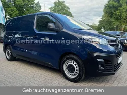Blau Gebraucht 2022 Opel Vivaro Edition Van | 10.490 € (Superpreis)