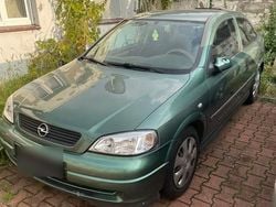 Grün Gebraucht 1999 Opel Astra Coupé | 1.900 € (Fairer Preis)