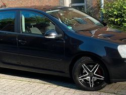 Schwarz Gebraucht 2007 VW Golf V Kleinwagen | 3.100 € (Fairer Preis)