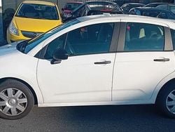 Weiß Gebraucht 2016 Citroën C3 Attraction Kleinwagen | 5.500 € (Fairer Preis)
