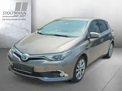 Platinum bronze metallic Gebraucht 2016 Toyota Auris Hybrid Plus Limousine | 13.490 € (Fairer Preis)