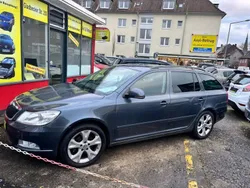 Grau Gebraucht 2011 Skoda Octavia Elegance Kombi | 4.200 € (Fairer Preis)