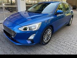 Blau Gebraucht 2018 Ford Focus Titanium Limousine | 15.750 € (Teuer)