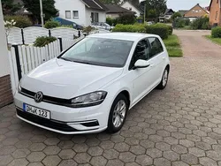 Weiß Gebraucht 2018 VW Golf VII Limousine | 14.500 € (Fairer Preis)