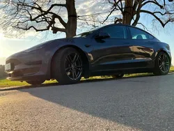 Grau Gebraucht 2022 Tesla Model 3 Standard Range Limousine | 24.998 € (Guter Preis)