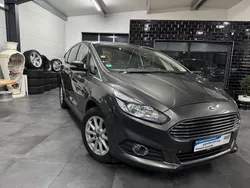 Grau Gebraucht 2017 Ford S-MAX Titanium Van / Kleinbus | 11.499 € (Superpreis)