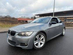 Grau Gebraucht 2009 BMW 330 M Sport Coupé | 8.900 € (Superpreis)