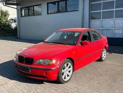 Rot Gebraucht 2002 BMW 318 Limousine | 2.990 € (Fairer Preis)