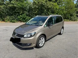 Grau Gebraucht 2012 VW Touran Van / Kleinbus | 10.999 € (Etwas zu teuer)