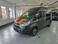 Grau Gebraucht 2015 Ford Transit Custom Van / Kleinbus | 20.990 €