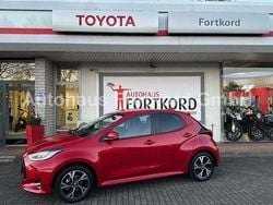 Rot Gebraucht 2024 Toyota Yaris Style Kleinwagen | 23.980 € (Fairer Preis)
