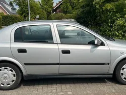 Grau Gebraucht 1999 Opel Astra Limousine | 2.098 € (Etwas zu teuer)