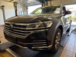 Deep black perleffekt Gebraucht 2020 VW Touareg Elegance SUV | 40.890 € (Fairer Preis)