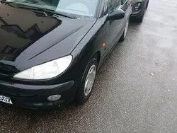 Schwarz Gebraucht 1999 Peugeot 206 Kleinwagen | 600 € (Guter Preis)