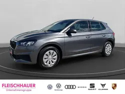 Grau Gebraucht 2022 Skoda Fabia Ambition Limousine | 16.980 € (Fairer Preis)