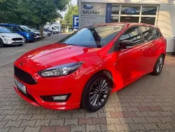 Rot Gebraucht 2017 Ford Focus ST-Line Kombi | 11.350 € (Fairer Preis)