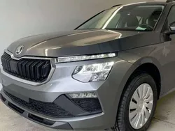 Graphitegrau metallic Neu 2025 Skoda Kamiq Essence SUV | 25.340 € (Guter Preis)