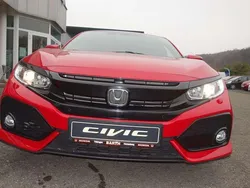Rot Gebraucht 2017 Honda Civic Elegance Limousine | 14.499 € (Etwas zu teuer)