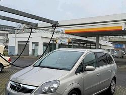 Gold Gebraucht 2007 Opel Zafira Van / Kleinbus | 2.200 € (Guter Preis)