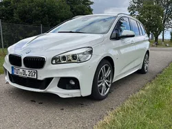 Weiß Gebraucht 2015 BMW 220 Gran Tourer Performance Van / Kleinbus | 16.100 € (Fairer Preis)