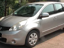 Silber Gebraucht 2011 Nissan Note Acenta Van / Kleinbus | 7.777 €