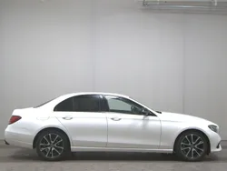 Polarweiss Gebraucht 2019 Mercedes E300 Avantgarde Limousine | 26.380 € (Fairer Preis)