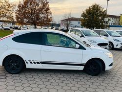 Weiß Gebraucht 2011 Ford Focus Limousine | 2.500 € (Guter Preis)