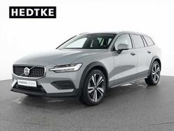 Gebraucht 2023 Volvo V60 CC Kombi | 38.880 € (Etwas zu teuer)