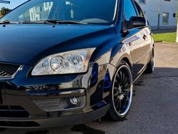 Schwarz Gebraucht 2007 Ford Focus Kleinwagen | 1.850 € (Etwas zu teuer)