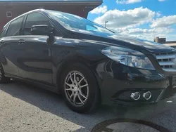 Schwarz Gebraucht 2013 Mercedes B180 Van / Kleinbus | 5.290 € (Fairer Preis)