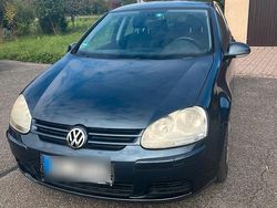 Blau Gebraucht 2005 VW Golf V Limousine | 2.900 € (Guter Preis)