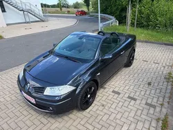 Grau Gebraucht 2008 Renault Mégane Cabriolet Avantage Cabrio | 2.450 € (Guter Preis)