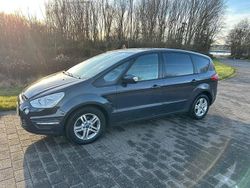 Grau Gebraucht 2015 Ford S-MAX S Van / Kleinbus | 4.700 €