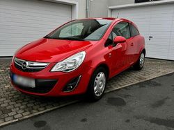 Rot Gebraucht 2013 Opel Corsa Edition Kleinwagen | 5.900 € (Etwas zu teuer)