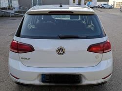 Weiß Gebraucht 2018 VW Golf VII Comfortline Limousine | 12.700 € (Fairer Preis)