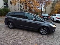 Grau Gebraucht 2017 Ford S-MAX S Van / Kleinbus | 10.800 € (Fairer Preis)