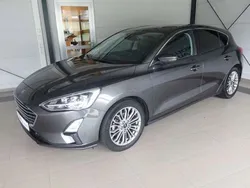 Grau Gebraucht 2018 Ford Focus Titanium Limousine | 14.049 € (Etwas zu teuer)